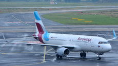 Airbus A320-214_4.jpg